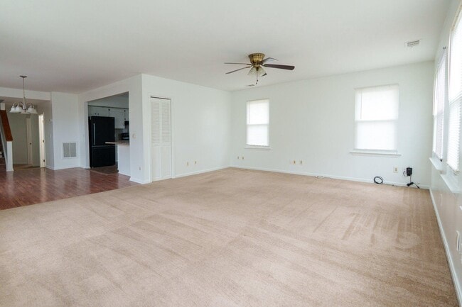 Building Photo - 829 Shore Dr