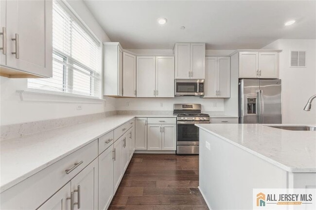 Building Photo - 46 Mariveles Wy