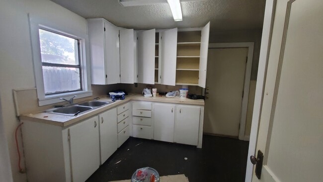 Building Photo - 3805 S Harrison St