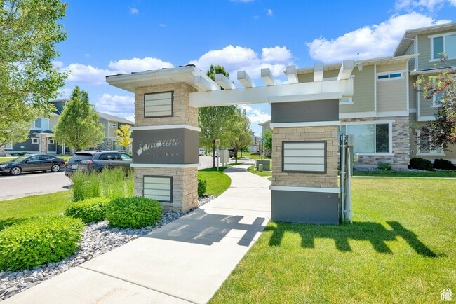 Building Photo - 1726 Thira Ln