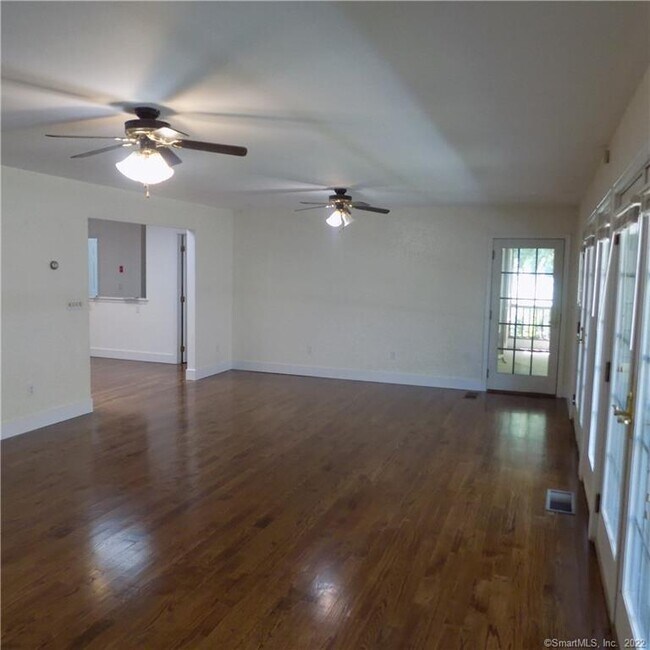 Building Photo - 64 Big Bear Hill Rd