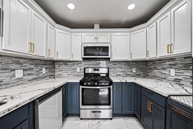 Building Photo - 10911 Pecan Dr