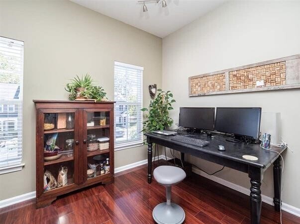 Building Photo - Lovely townhouse in fantastic Durham locat...