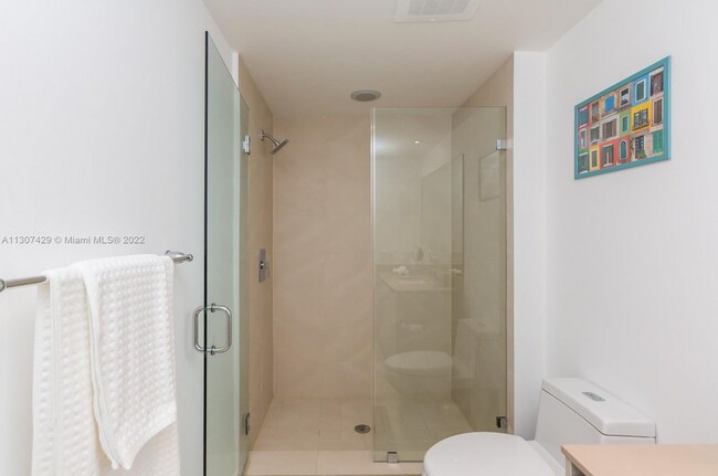 Building Photo - Season Rent at Hyde Beach 2/2