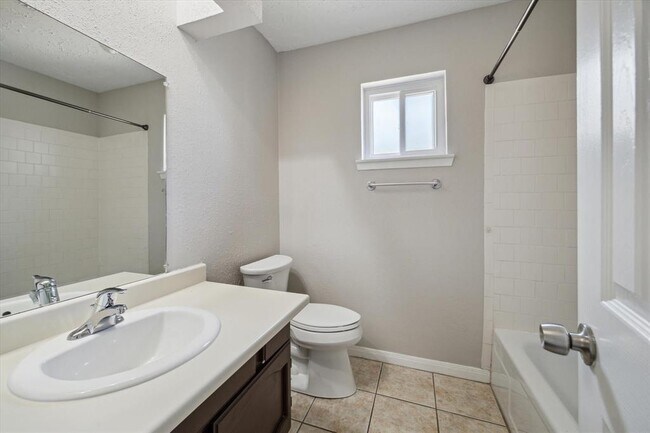Building Photo - 5307 Green Timbers Dr