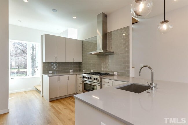 Building Photo - 420 Chavis Way