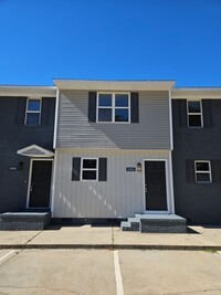 Building Photo - NEW LISTING!!!!!