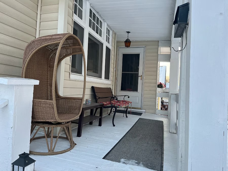 Building Photo - 8304 Buchanan Ave