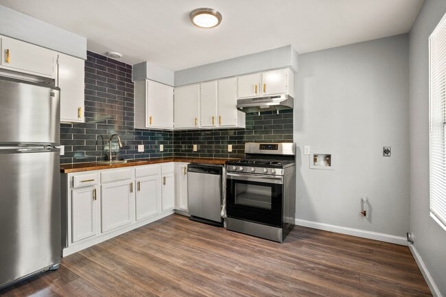 Building Photo - Stylish 2-Bedroom Home Near South Congress & Downtown Austin!