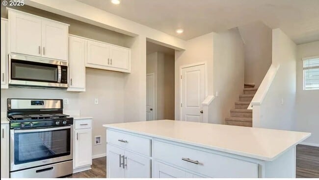 Building Photo - Brand new home