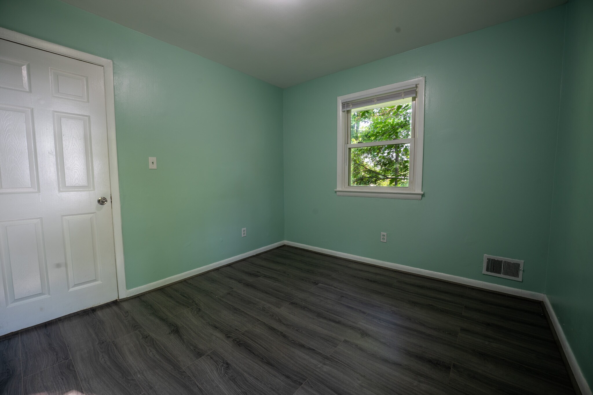 Building Photo - 5703 Kennedy St