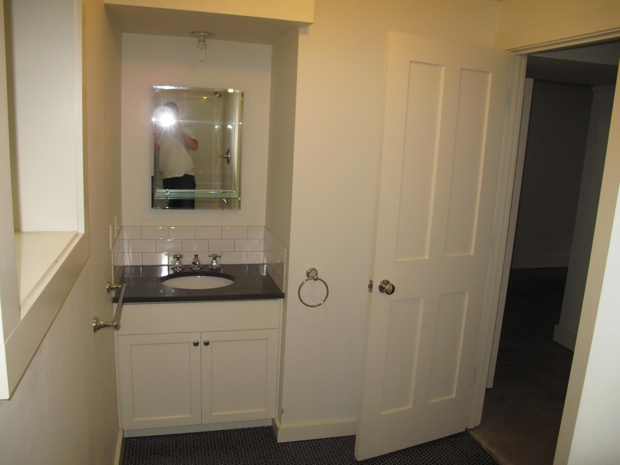 Lower Bath - 1945 NW Raleigh St