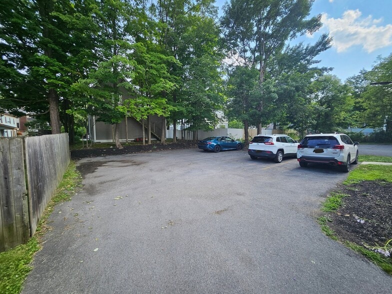 Building Photo - 142 Washington St