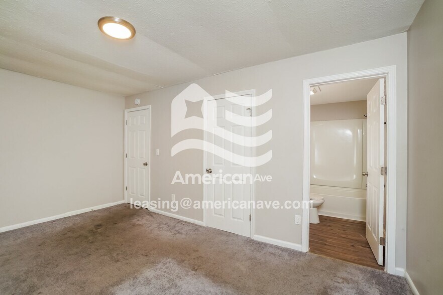 Building Photo - 2721 Algonquin Pkwy