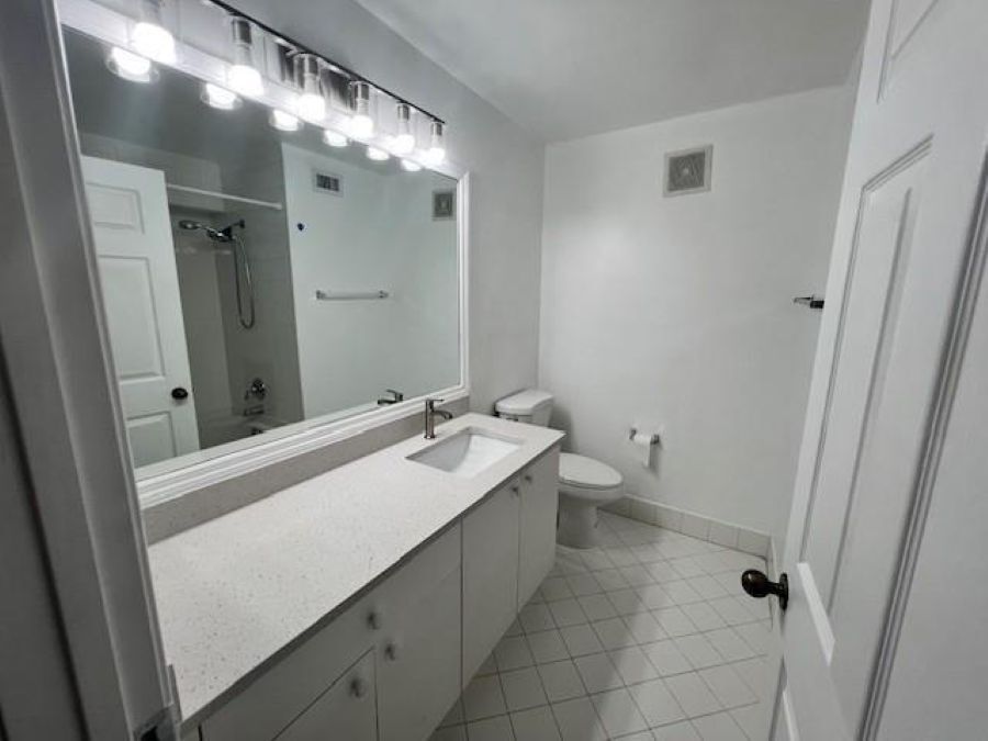 Building Photo - 4150 Forest Dr