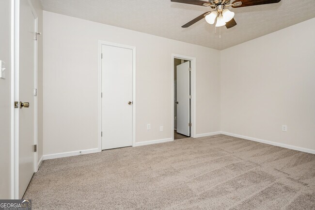 Building Photo - 2140 Teri Ln SE