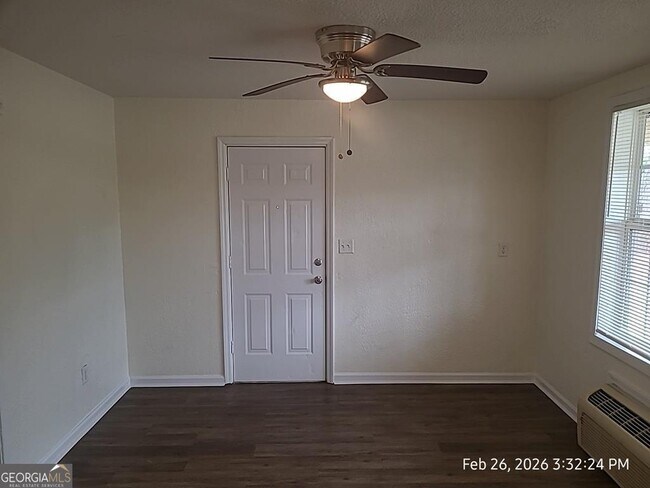 Building Photo - 1124 N Jefferson St