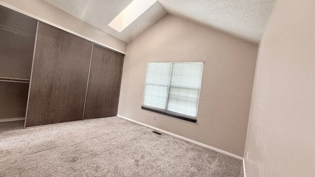 Building Photo - Charming 2 Bedroom Nestled in Discovery at Ravencrest