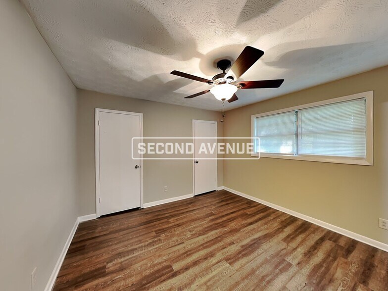 Building Photo - 2053 Chestnut Log Dr