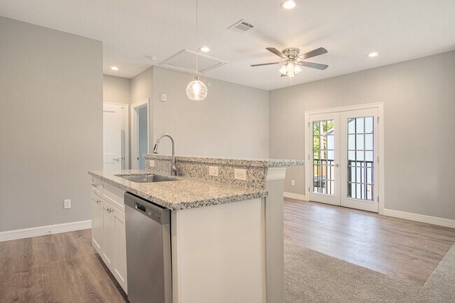 Building Photo - 5262 Ella Blvd