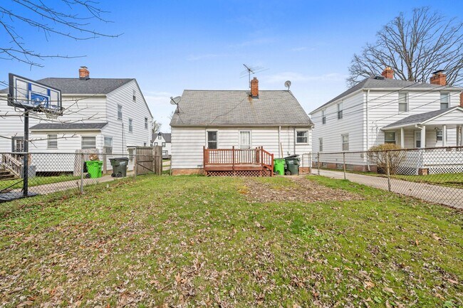 Building Photo - 26950 Mallard Ave