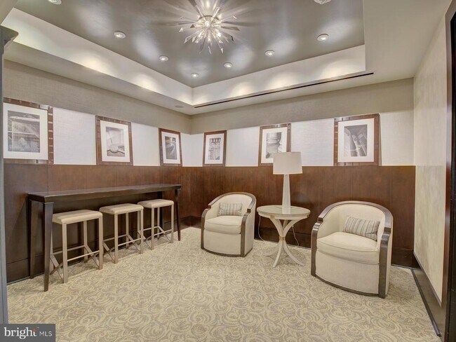 Building Photo - 1111 19th St N