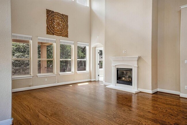 Building Photo - 5809 Viejo Dr