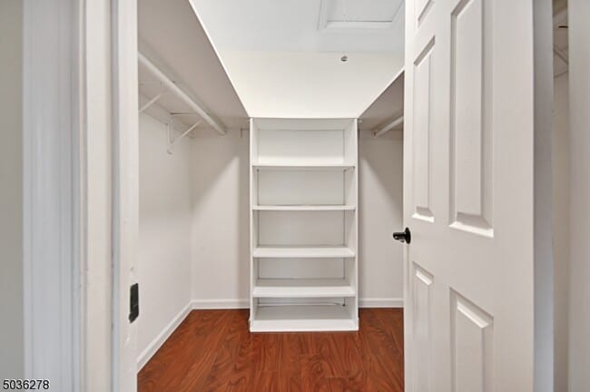 Building Photo - 122 Harvest Ln