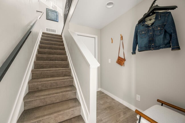 Building Photo - 1551 W 43rd Ave
