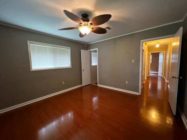 Building Photo - 3 Bedroom, 2 Bathroom, Brick home, Carport...