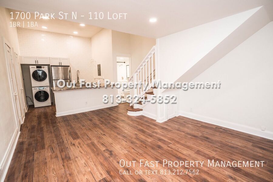 Building Photo - 1700 Park St N