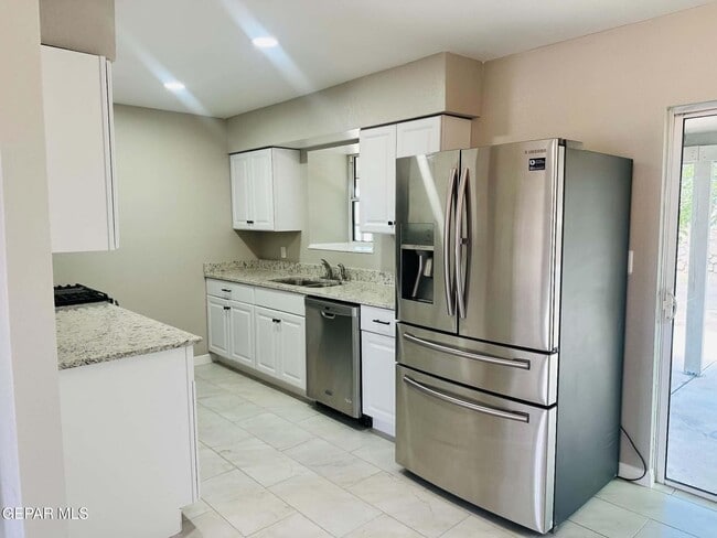 Building Photo - 11733 Lorri Dr