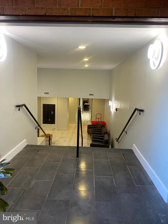 Building Photo - 200 Lombard St