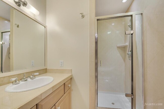 Building Photo - 383 Lombard St