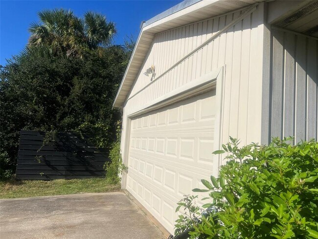 Building Photo - 1742 S Central Ave