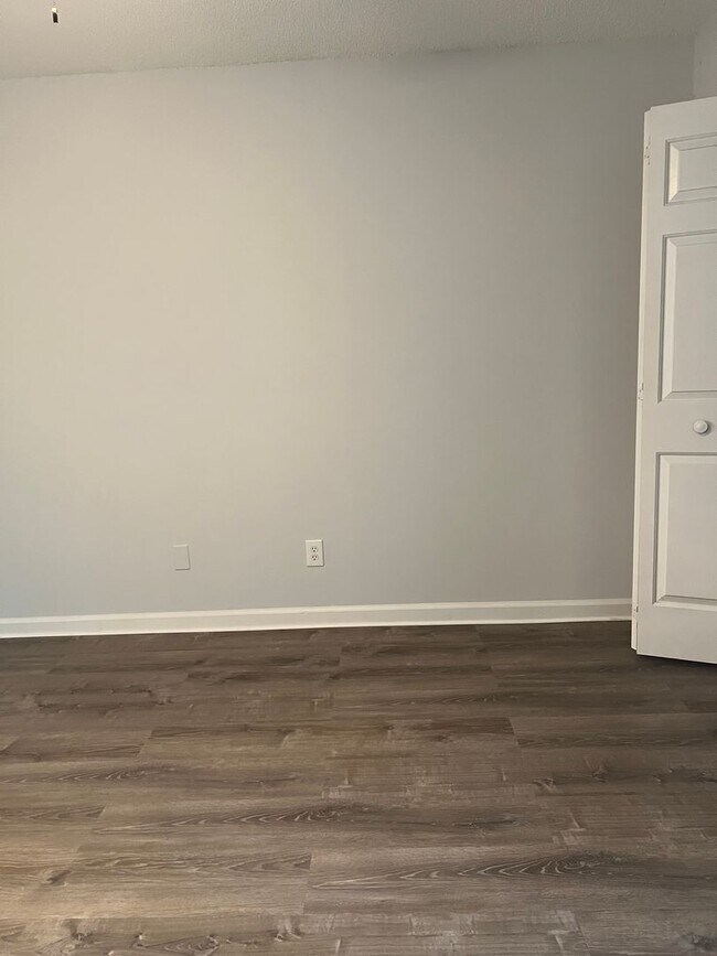 Building Photo - 233 B Lantana Ln