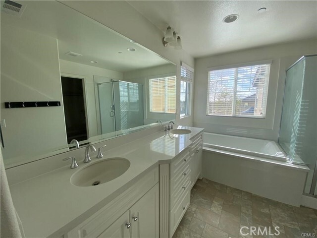Building Photo - 690 Huron Pl