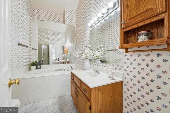 Building Photo - 6817 Signature Cir