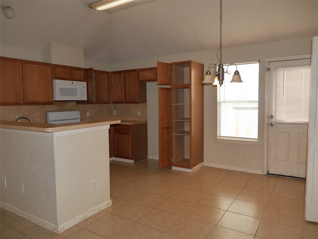 Building Photo - 16327 Bettong Ct