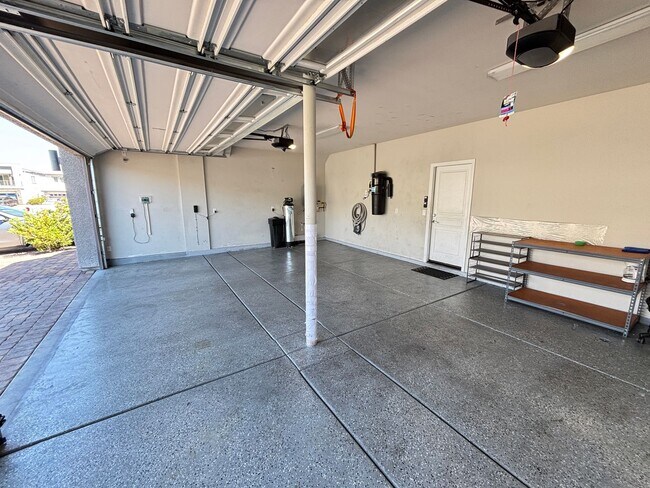 Building Photo - Contemporary 4Bed/3Bath/3 Car/+ Loft -residence located in the Silverado Ranch area
