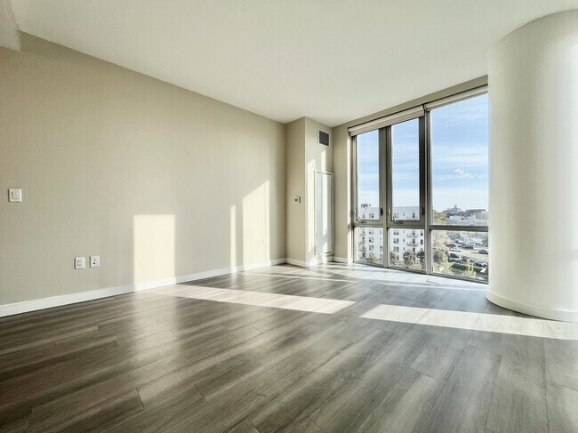 Building Photo - 1524 Sheepshead Bay Rd