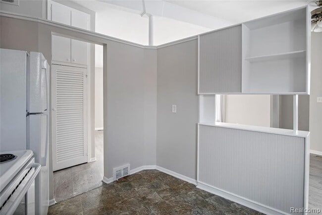 Building Photo - 15320 Marlow St