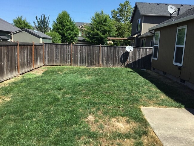 Building Photo - 3 Bedroom house in Bethel-Danebo Area