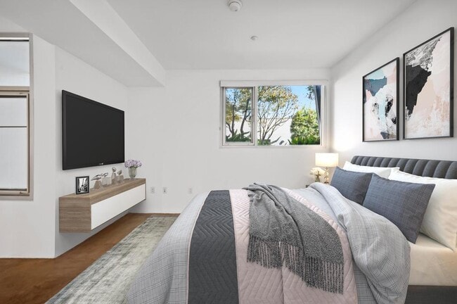 Building Photo - 4111 W Sunset Blvd