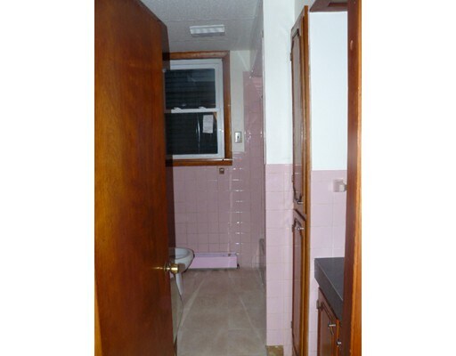 Building Photo - 16 Pleasant St