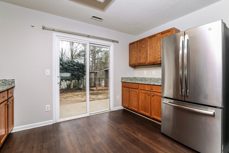 Building Photo - 21 Valleyfield Dr