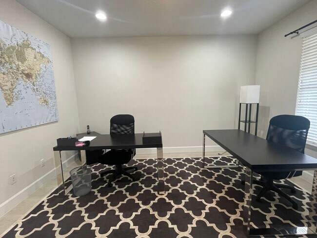 Building Photo - The perfect home waiting for you! FULLY FURNISHED!!