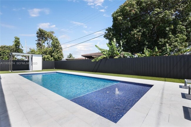 Building Photo - 4165 W 5th Ln