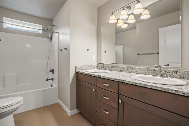 Building Photo - Beautiful SE Boise Home 4bd/2.5ba 1800+ SF