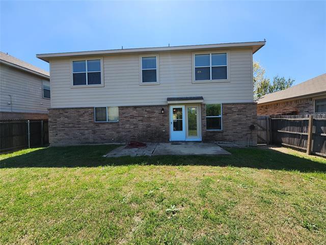 Building Photo - 5709 Valley Stream Way